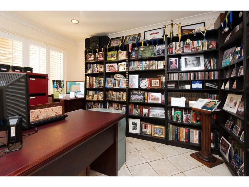 24 Sunset Place, Carindale QLD 4152