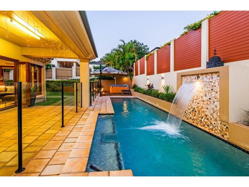 24 Sunset Place, Carindale QLD 4152