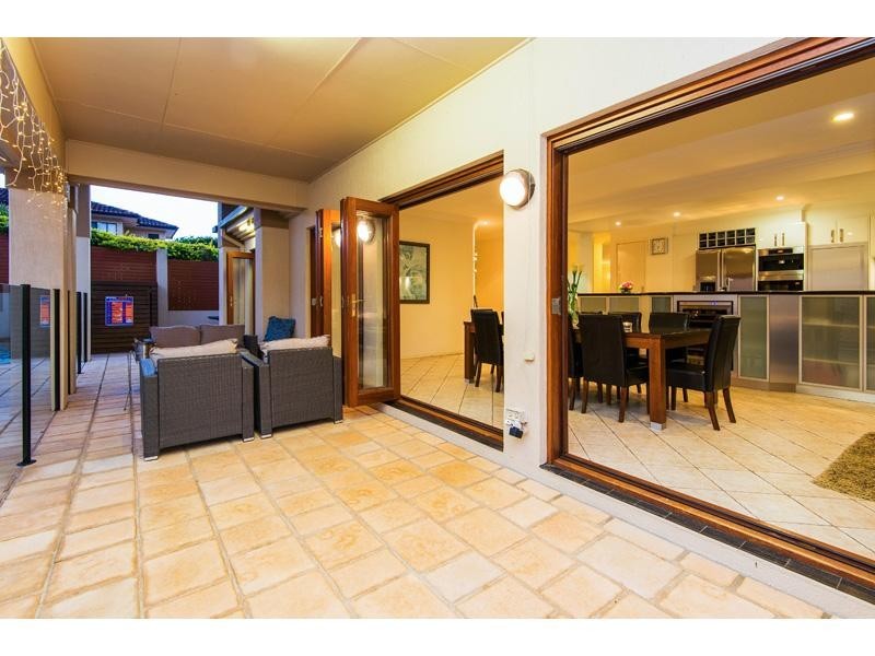 24 Sunset Place, Carindale QLD 4152