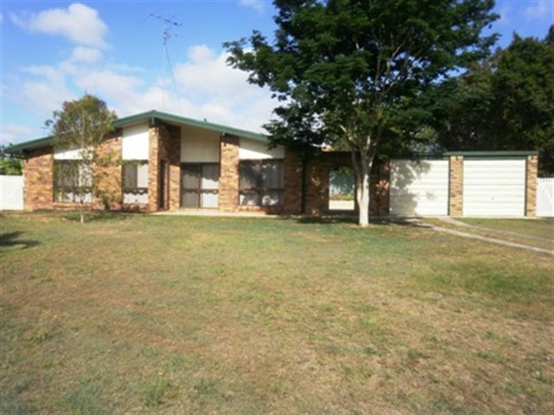 9 Freesia Street, Macgregor QLD 4109