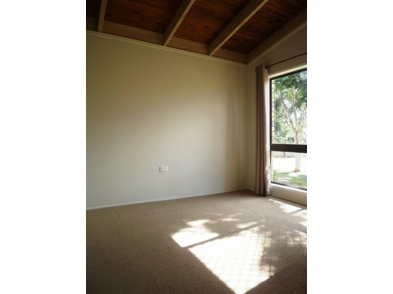 9 Freesia Street, Macgregor QLD 4109