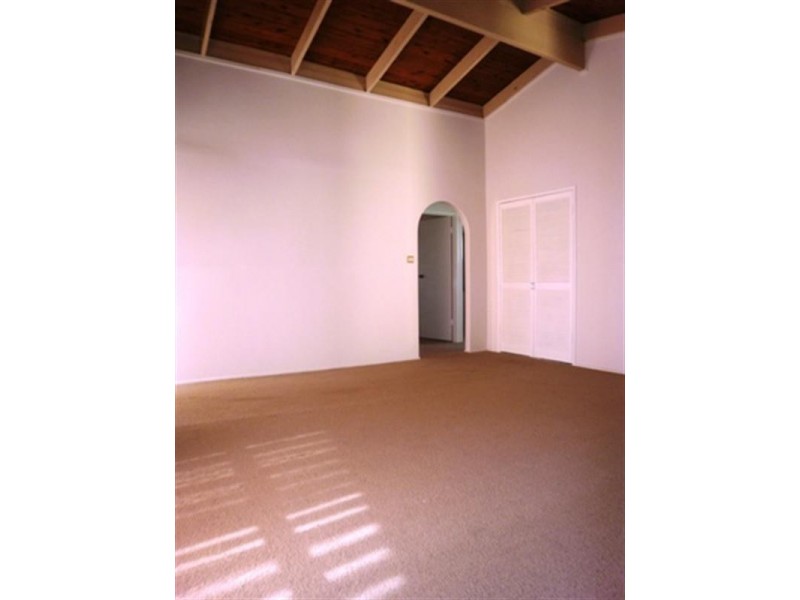 9 Freesia Street, Macgregor QLD 4109