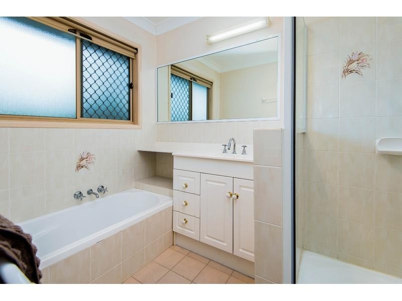 38 Pindari Crescent, Wishart QLD 4122