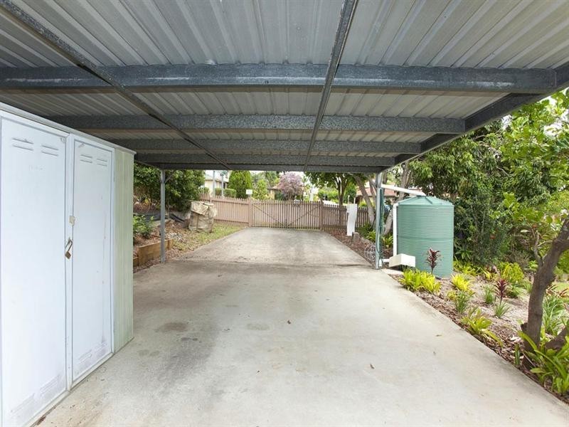 1 Sandringham Street, Mansfield QLD 4122