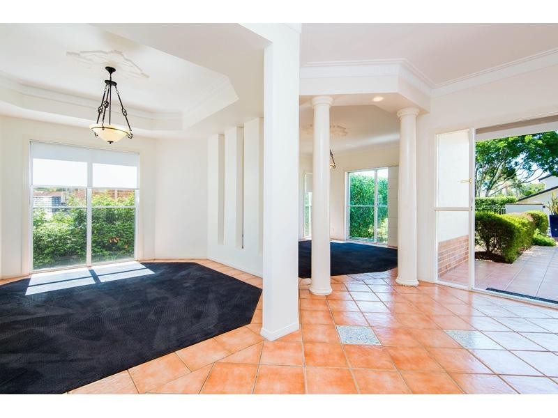 29 Coneyhurst Crescent, Carindale QLD 4152