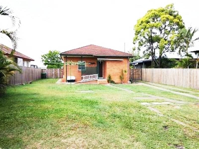 80 Broadwater Road, Mount Gravatt East QLD 4122