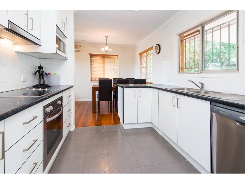 15 Kiparra Street, Mansfield QLD 4122