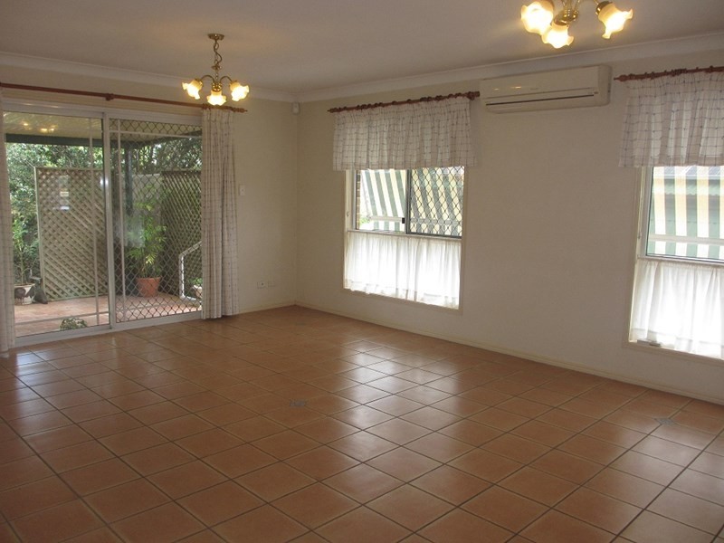 2 Andree Place, Wishart QLD 4122