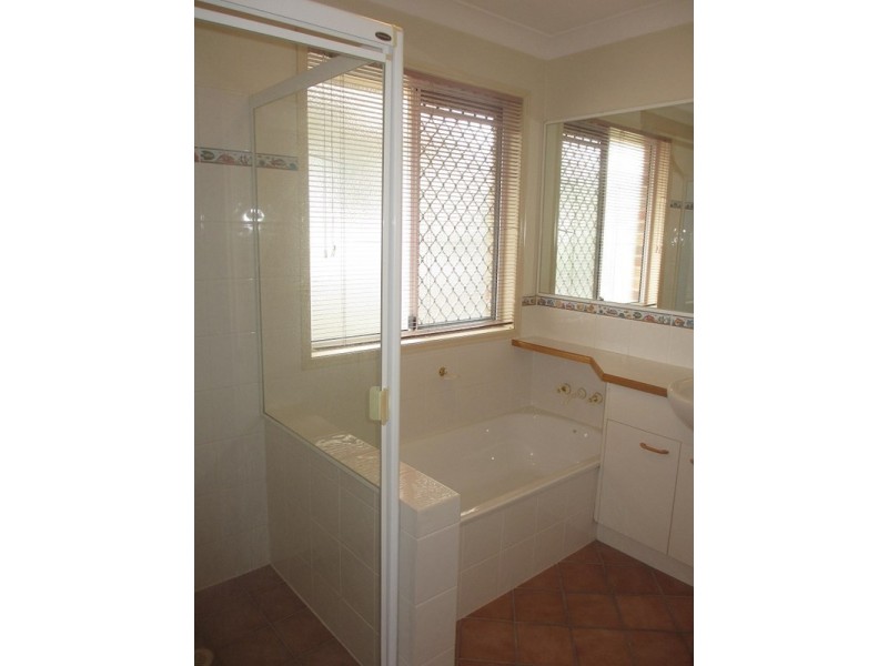 2 Andree Place, Wishart QLD 4122