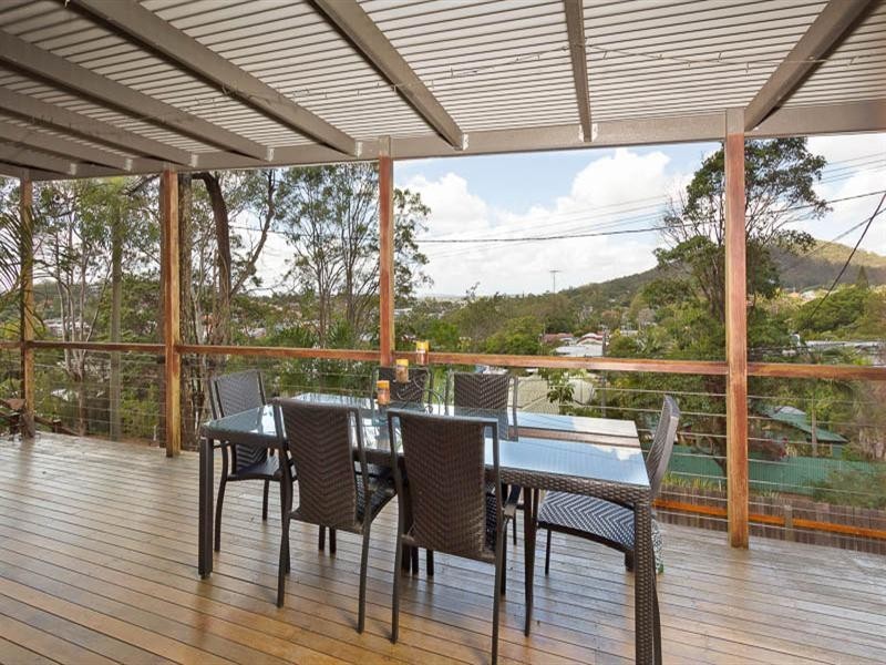 39 Hockings Street, Holland Park West QLD 4121