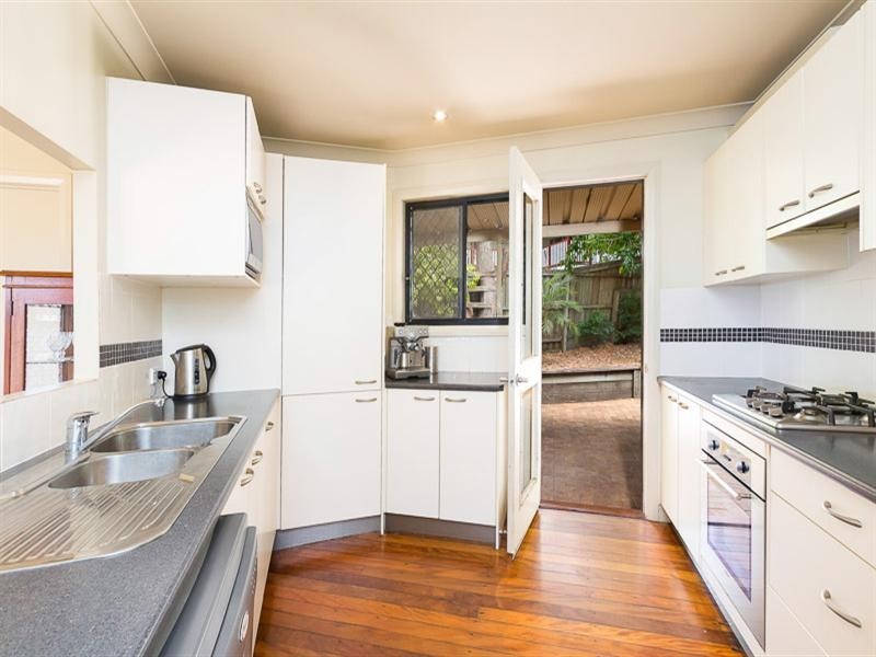 39 Hockings Street, Holland Park West QLD 4121