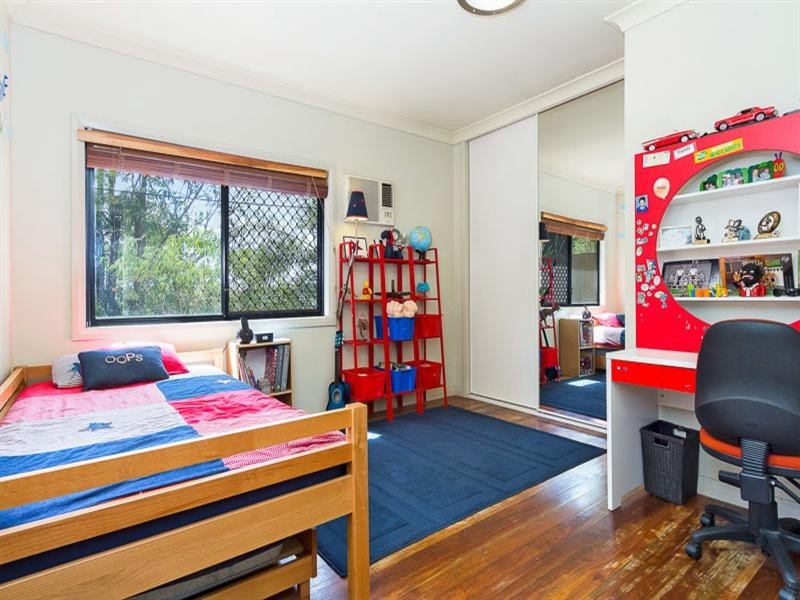 39 Hockings Street, Holland Park West QLD 4121