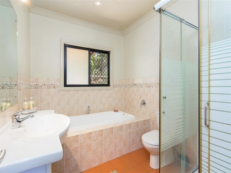 39 Hockings Street, Holland Park West QLD 4121