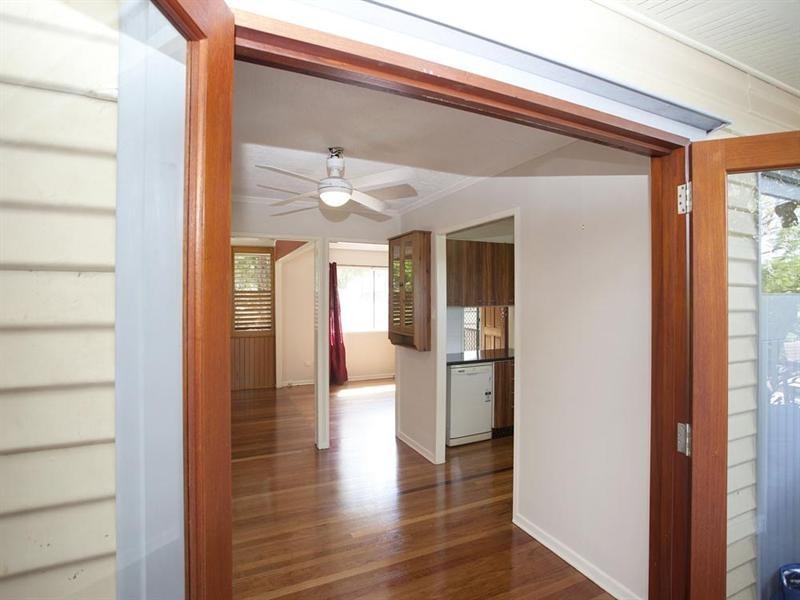 67 Mingera Street, Mansfield QLD 4122