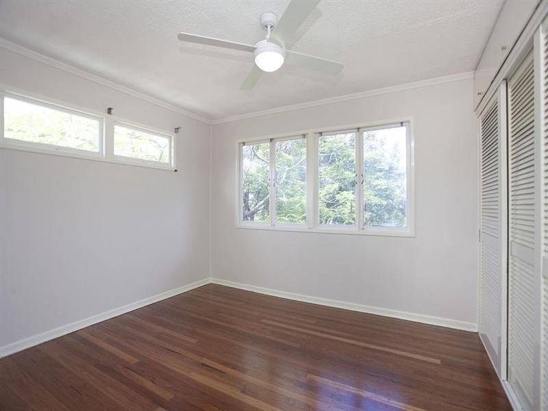 67 Mingera Street, Mansfield QLD 4122