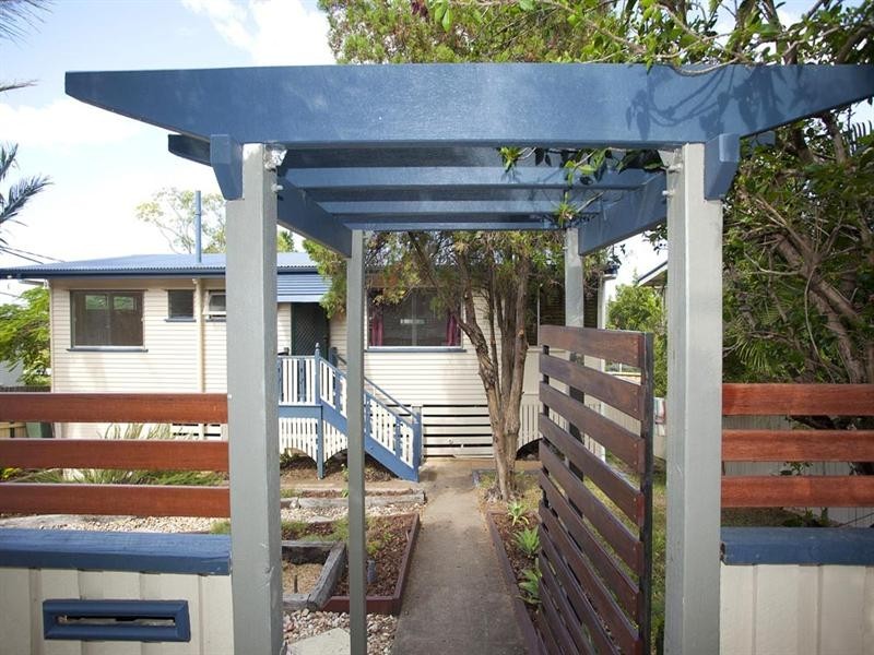 67 Mingera Street, Mansfield QLD 4122