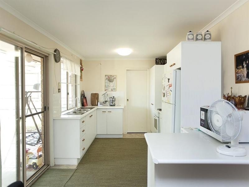 27 Chesterfield Crescent, Kuraby QLD 4112