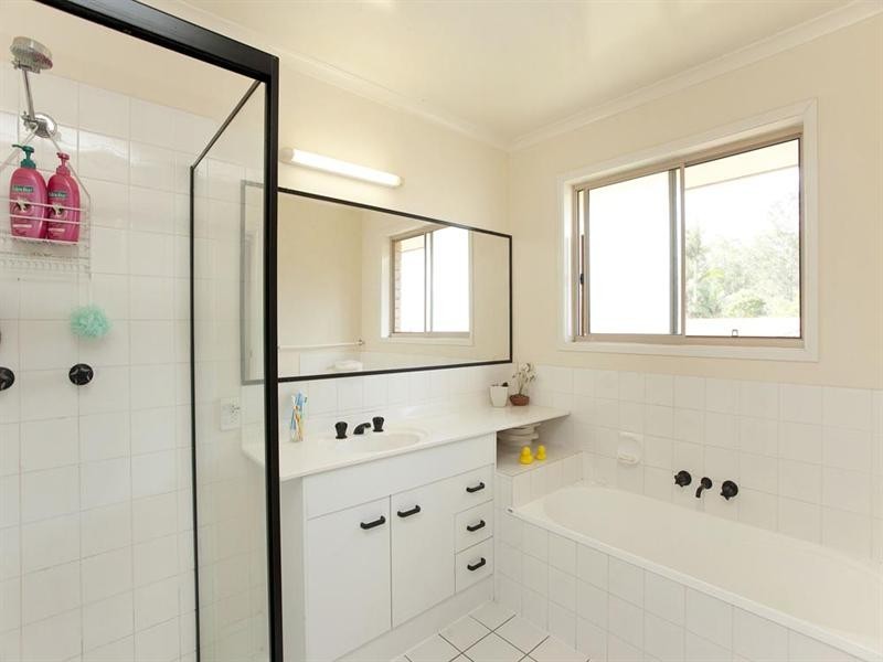 27 Chesterfield Crescent, Kuraby QLD 4112