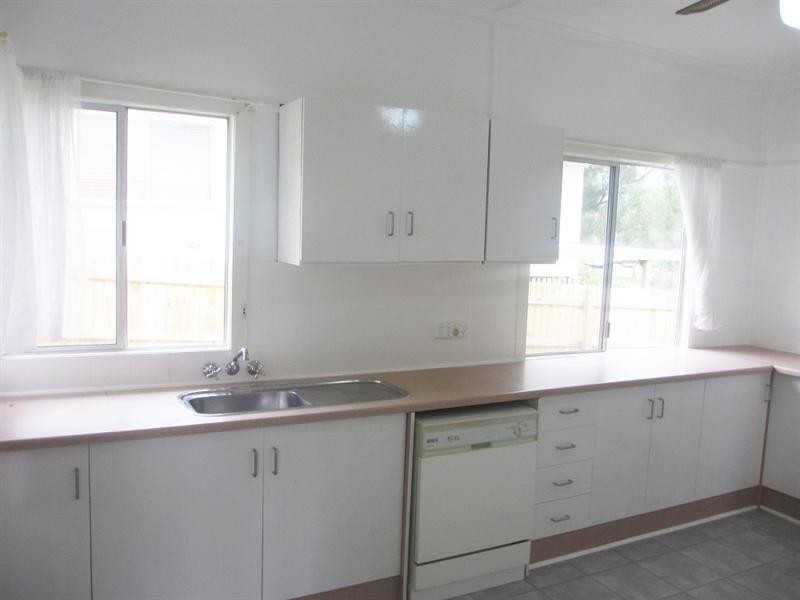 55 Digby Street, Holland Park QLD 4121