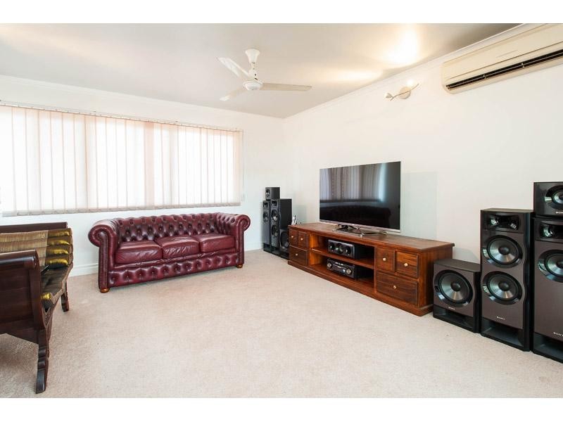 11 Pareena Crescent, Mansfield QLD 4122