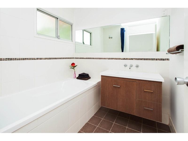 11 Pareena Crescent, Mansfield QLD 4122