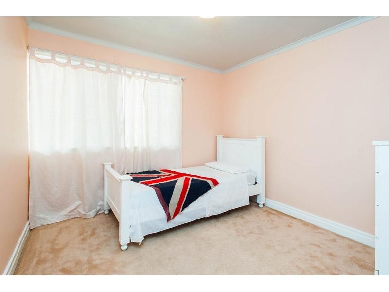 11 Pareena Crescent, Mansfield QLD 4122