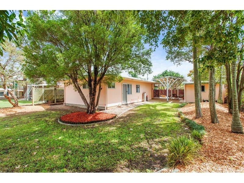 11 Pareena Crescent, Mansfield QLD 4122