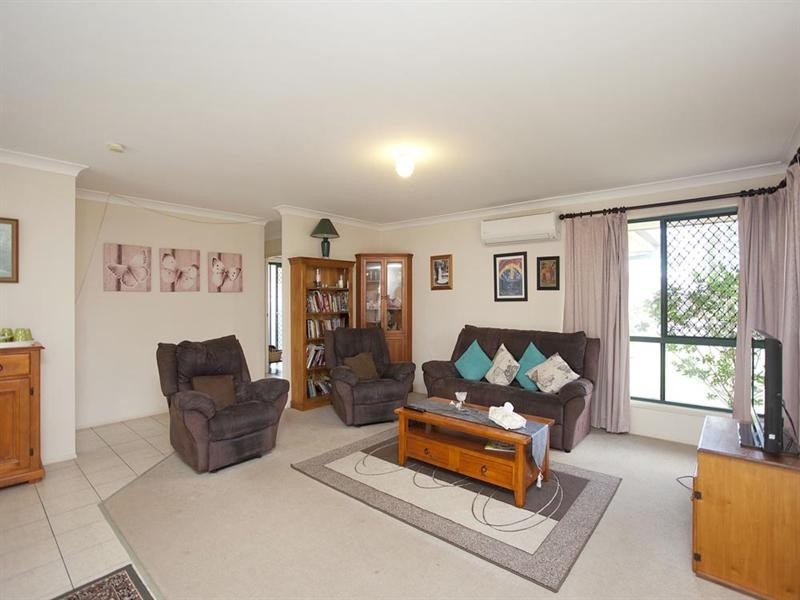 11 Lorikeet Place, Wishart QLD 4122