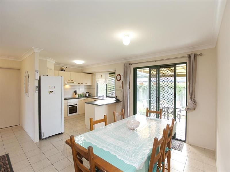 11 Lorikeet Place, Wishart QLD 4122