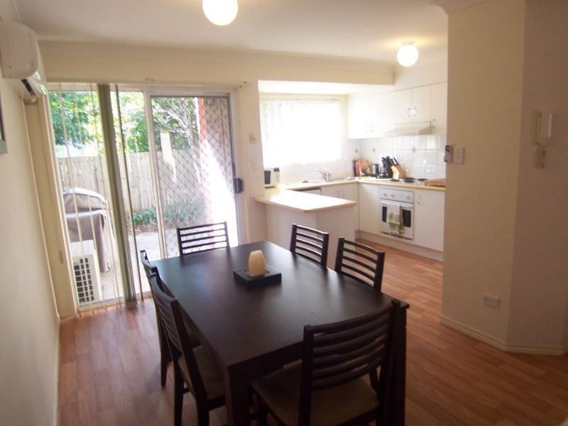 82 Bleasby Road, Eight Mile Plains QLD 4113