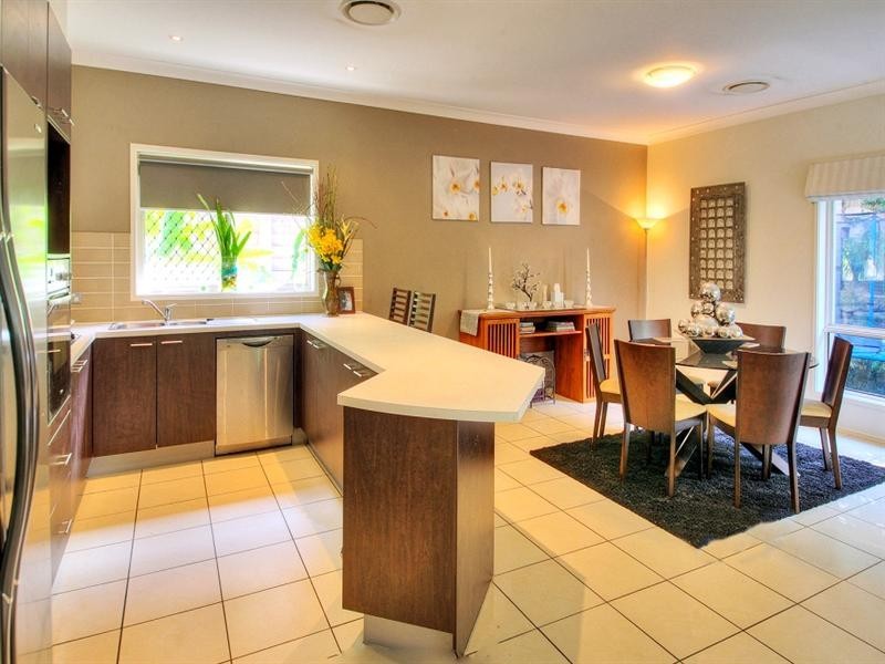 14 Yvonne Road, Eight Mile Plains QLD 4113