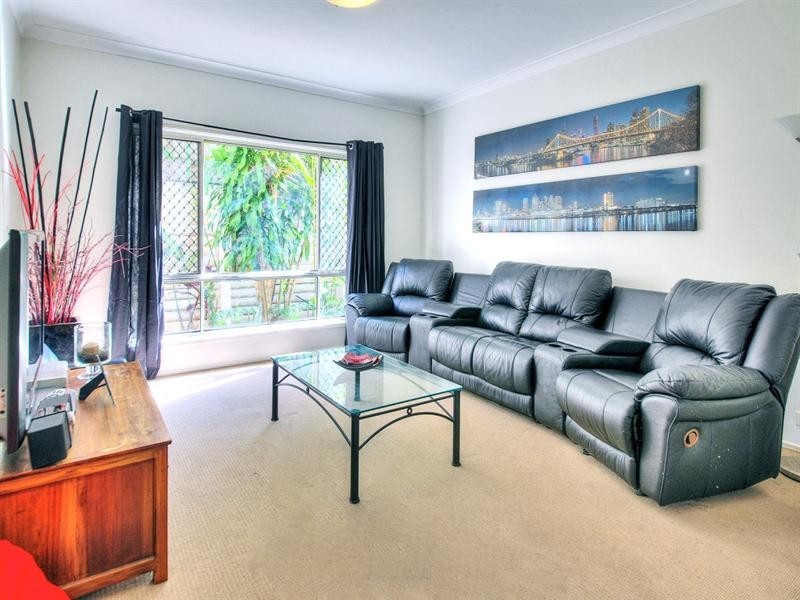 14 Yvonne Road, Eight Mile Plains QLD 4113