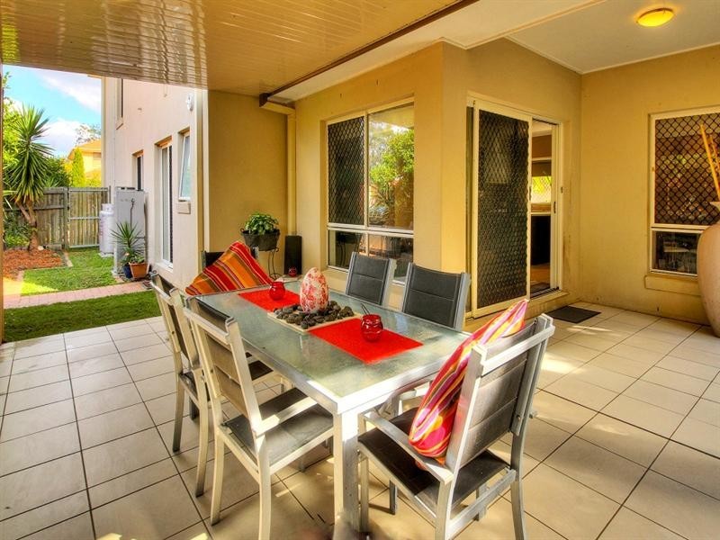 14 Yvonne Road, Eight Mile Plains QLD 4113