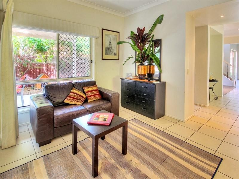 14 Yvonne Road, Eight Mile Plains QLD 4113