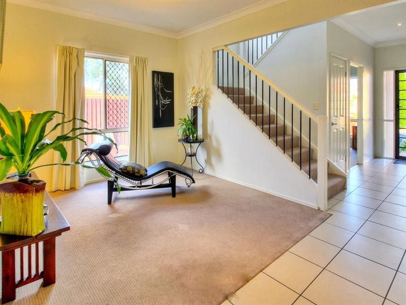 14 Yvonne Road, Eight Mile Plains QLD 4113