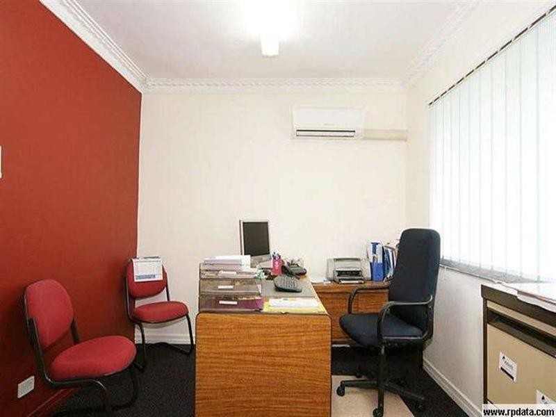 1210 Logan Road, Holland Park West QLD 4121