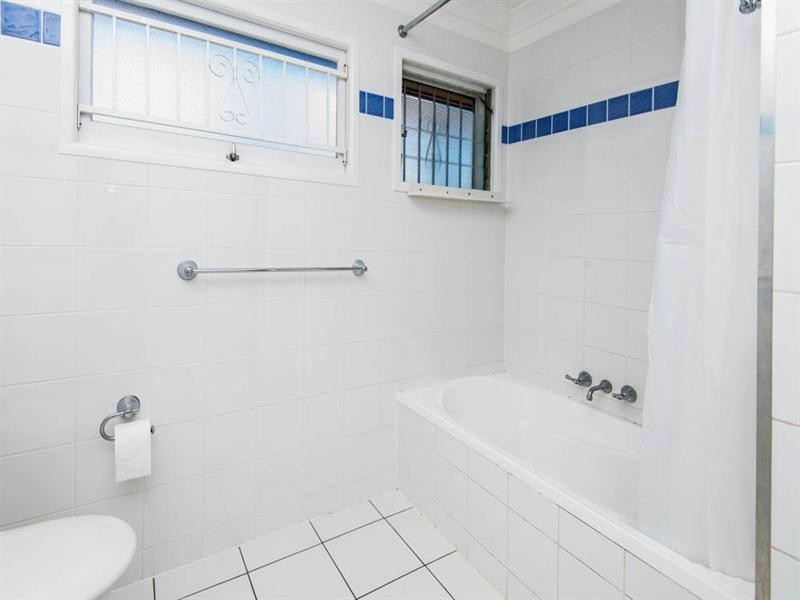 42 Grout Street, Macgregor QLD 4109