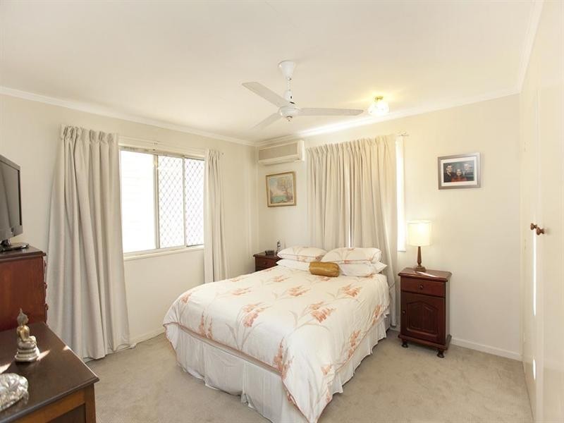 67 Valentia Street, Mansfield QLD 4122