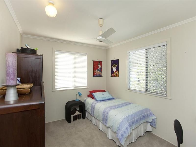 67 Valentia Street, Mansfield QLD 4122