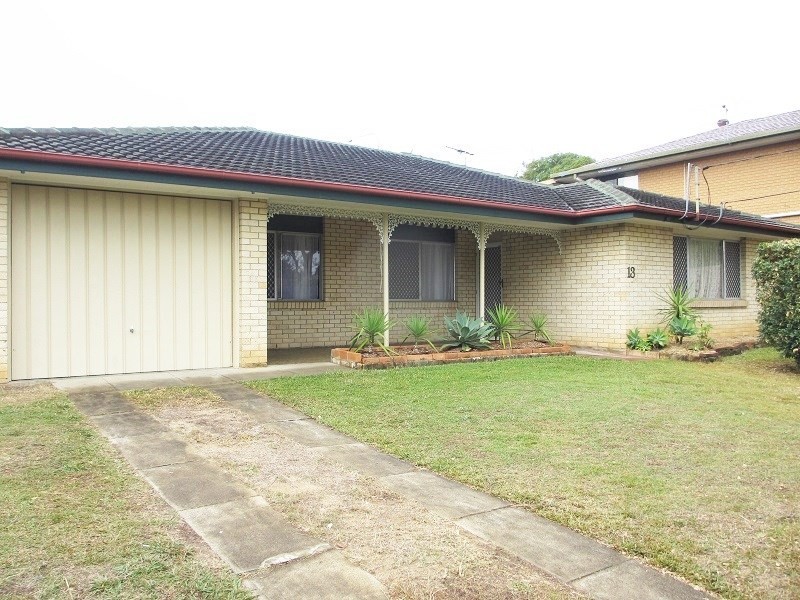 13 Benaud Street, Macgregor QLD 4109