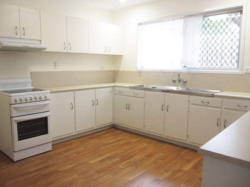 13 Benaud Street, Macgregor QLD 4109