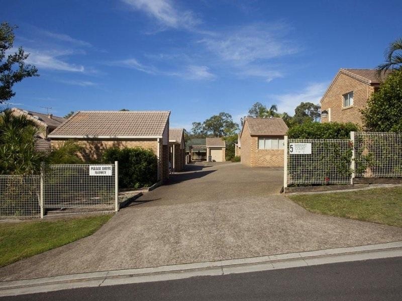 2/5 Pasley Street, Wishart QLD 4122