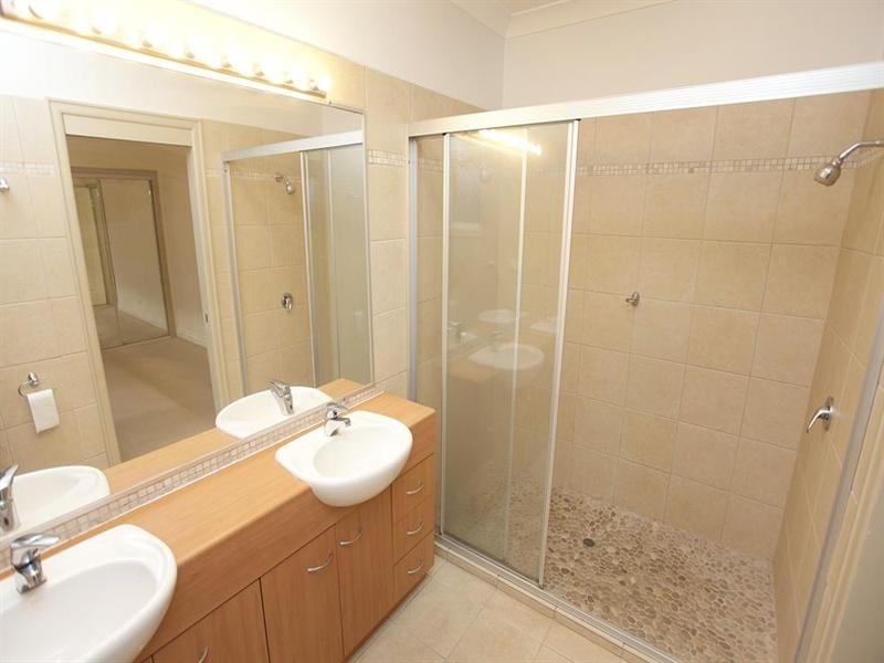 18 Hoff Street, Mount Gravatt East QLD 4122