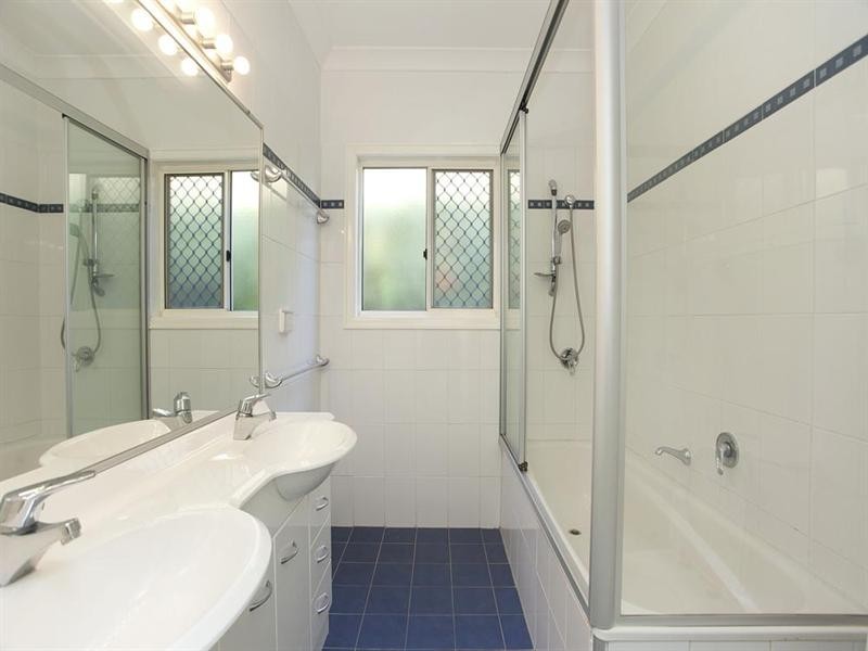 18 Hoff Street, Mount Gravatt East QLD 4122