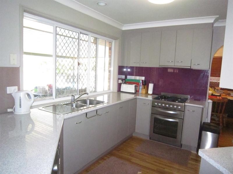 90 Nardie Street, Eight Mile Plains QLD 4113