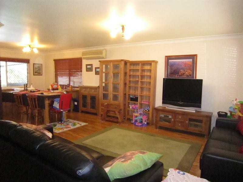 90 Nardie Street, Eight Mile Plains QLD 4113