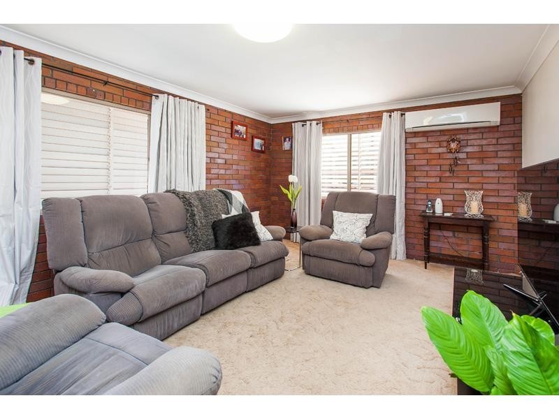 223 Broadwater Road, Mansfield QLD 4122