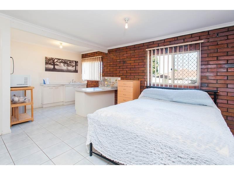 223 Broadwater Road, Mansfield QLD 4122