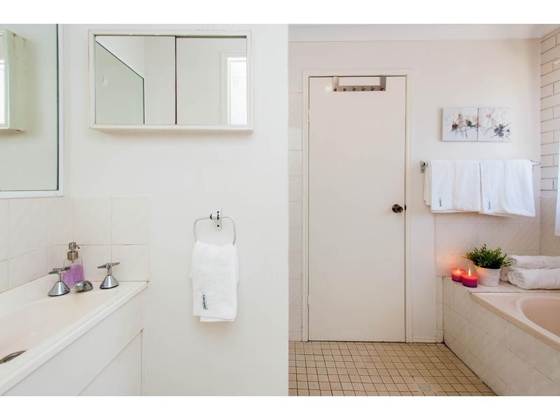 223 Broadwater Road, Mansfield QLD 4122