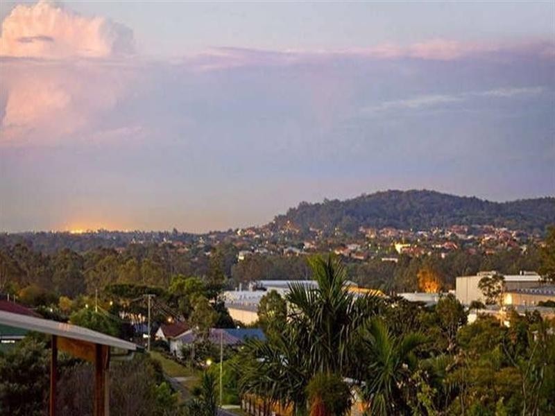 71 Mingera Street, Mansfield QLD 4122